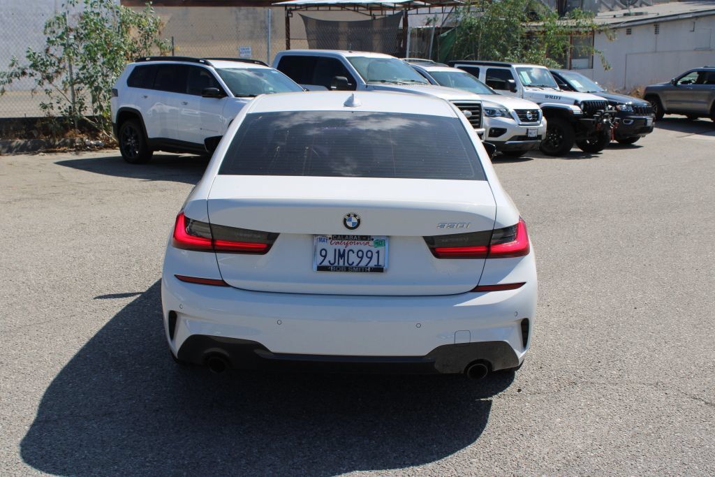 Used 2021 BMW 330i Sedan w/ M Sport Package RWD image 5