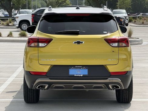 Used 2023 Chevrolet TrailBlazer ACTIV w/ Sun and Liftgate Package FWD image 5