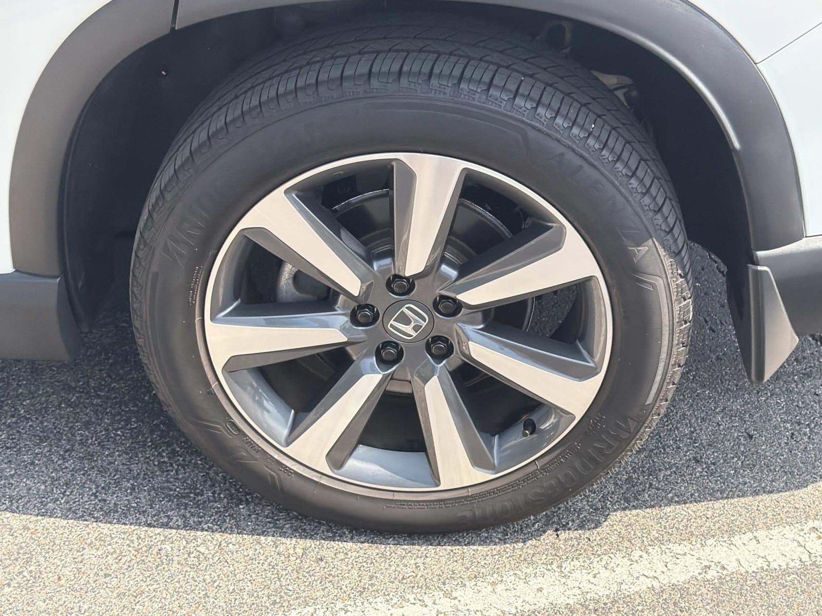 Used 2025 Honda Pilot Elite image 13