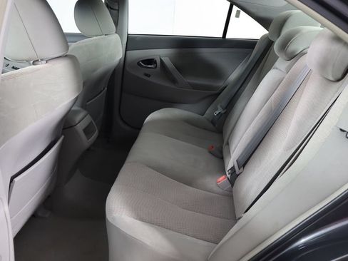 Used 2011 Toyota Camry LE FWD image 14
