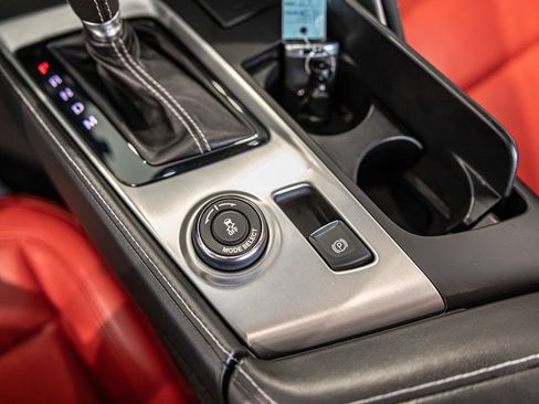 Used 2019 Chevrolet Corvette Stingray Coupe w/ Carbon Flash Badge Package RWD image 27