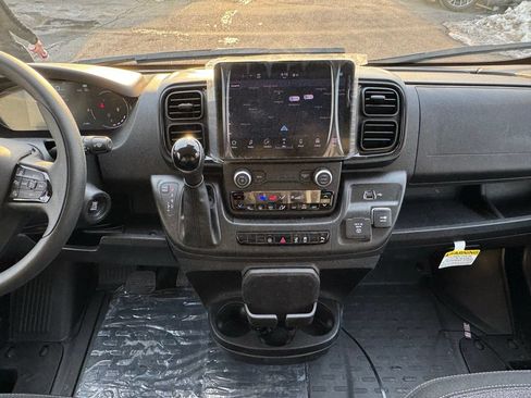 Used 2025 RAM ProMaster 2500 w/ Premium Convenience Group FWD image 8