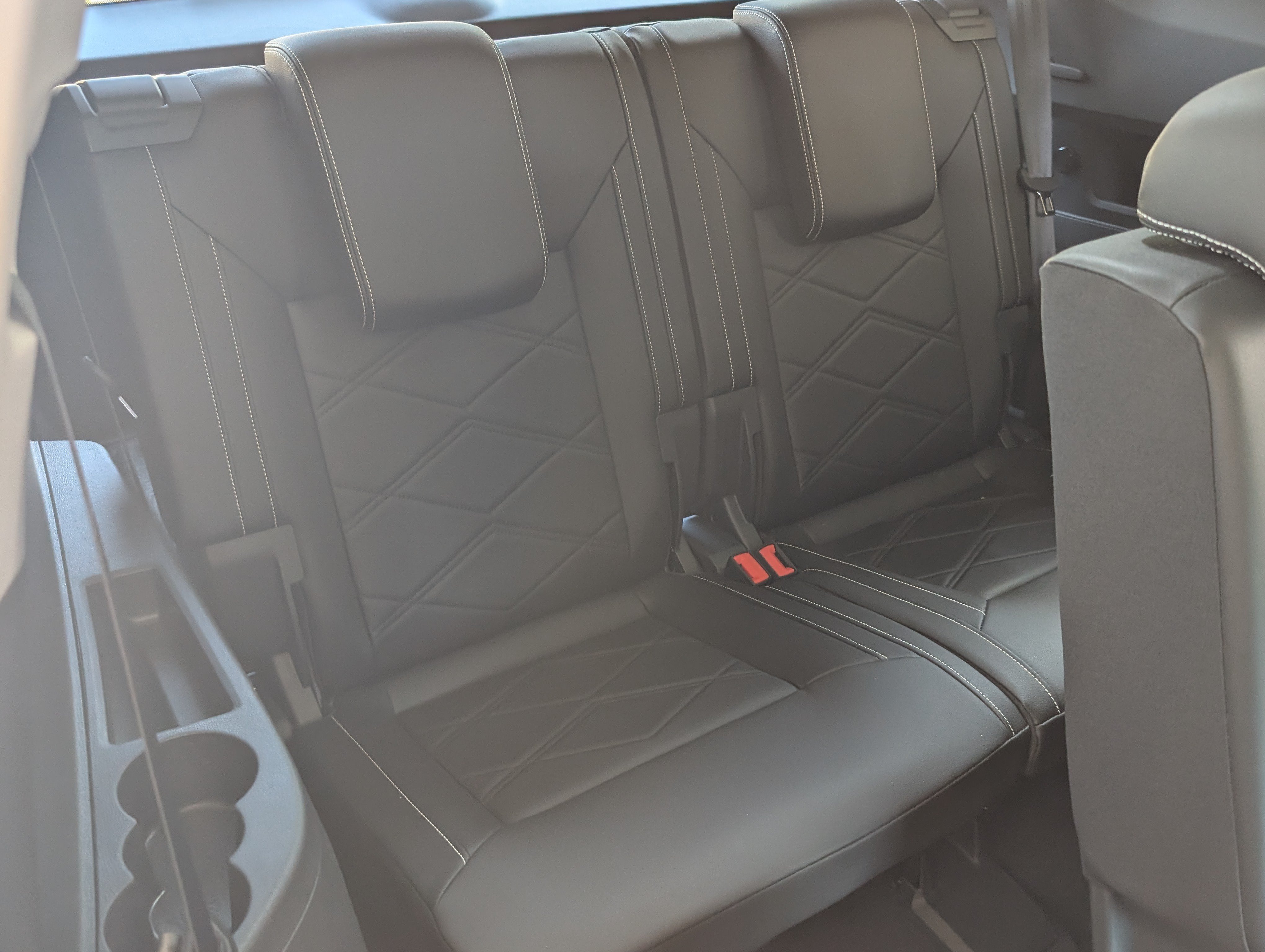 Used 2025 Volkswagen Atlas SE FWD image 22