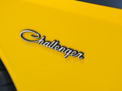 Used 2010 Dodge Challenger R/T image 21