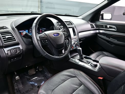 Used 2019 Ford Explorer Sport w/ Equipment Group 401A AWD/4WD image 16