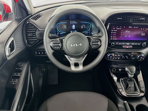 Used 2025 Kia Soul S FWD image 15