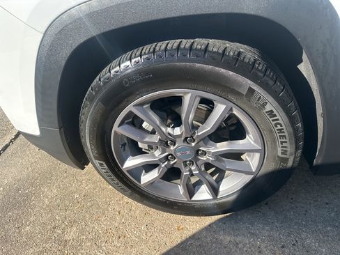 Used 2024 GMC Terrain SLT image 7