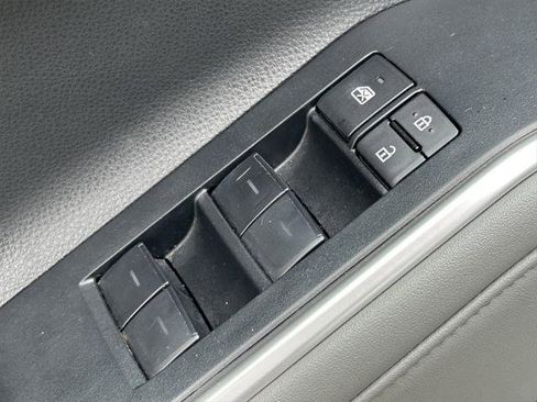 Certified 2023 Toyota Highlander XLE image 24