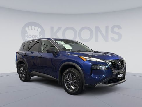 Used 2023 Nissan Rogue S AWD/4WD image 10
