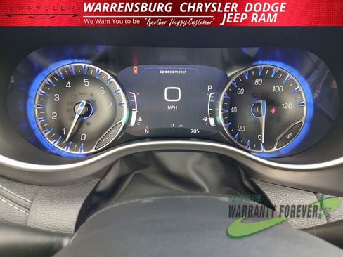 New 2026 Chrysler Pacifica Select image 14