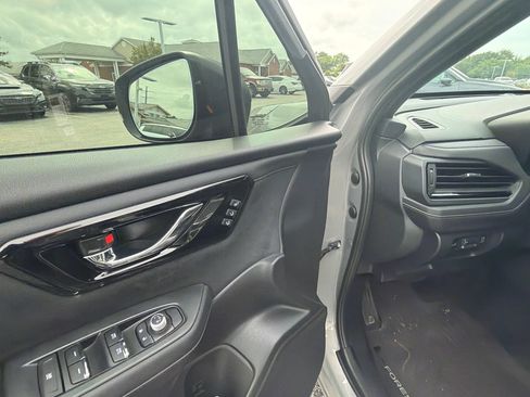 Certified 2025 Subaru Forester Touring AWD/4WD image 17