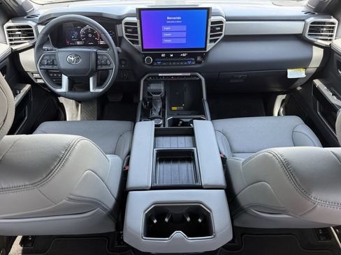 Used 2025 Toyota Tundra Limited AWD/4WD image 12