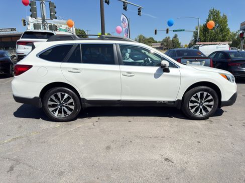 Used 2016 Subaru Outback 3.6R Limited AWD/4WD image 9