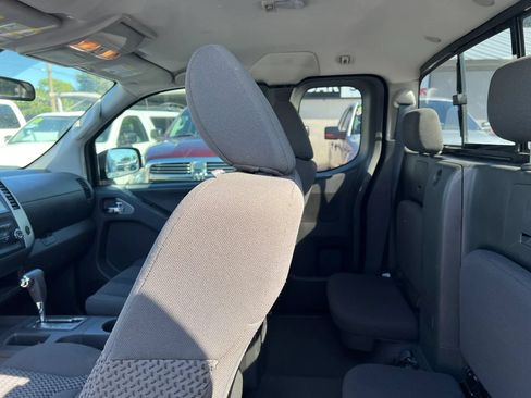 Used 2019 Nissan Frontier SV RWD image 8