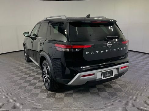 Used 2023 Nissan Pathfinder Platinum FWD image 4