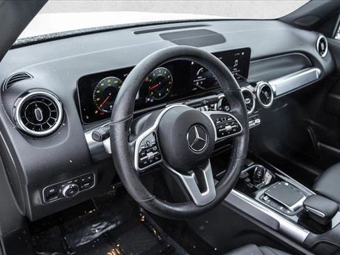 Certified 2021 Mercedes-Benz GLB 250 4MATIC image 10