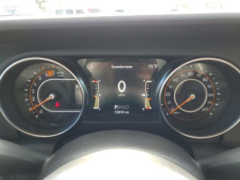 Used 2021 Jeep Wrangler Unlimited Sahara image 17