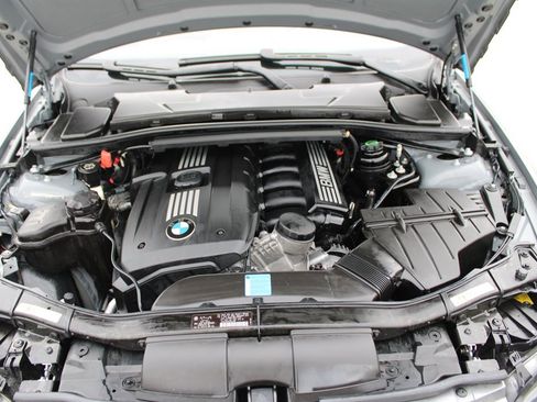 Used 2008 BMW 328i Convertible image 31