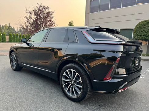 Used 2024 Cadillac Lyriq Sport AWD/4WD image 7