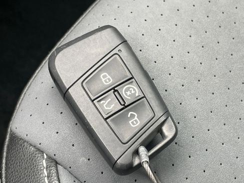 Used 2025 Volkswagen Jetta SE image 24