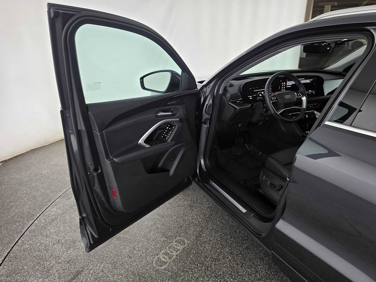 Used 2025 Audi Q5 Premium Plus w/ Premium Plus AWD/4WD image 19