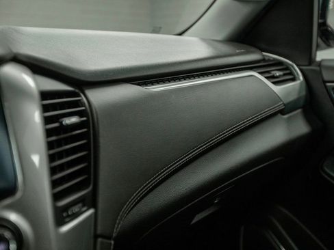 Used 2019 Chevrolet Suburban LT image 22