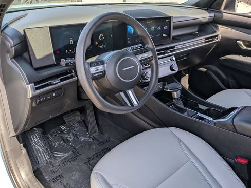 Used 2025 Hyundai Santa Cruz SEL AWD/4WD image 14