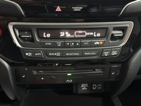 Used 2021 Honda Pilot Touring image 22