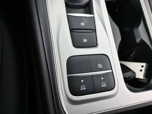 Used 2023 Ford Explorer XLT RWD image 21