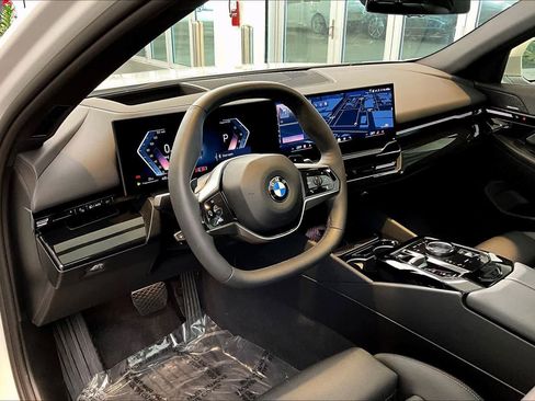 Used 2024 BMW 530i 530i w/ Premium Package image 18