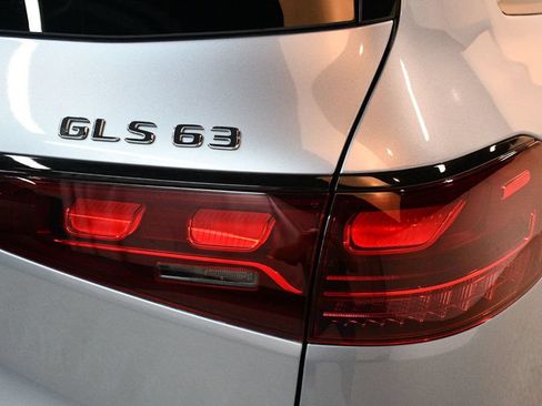 Used 2025 Mercedes-Benz GLS 63 AMG 4MATIC image 15