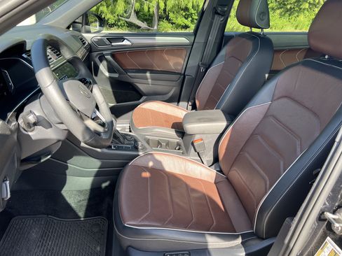 Used 2024 Volkswagen Tiguan SEL R-Line w/ MDO Package, Two-Row AWD/4WD image 14
