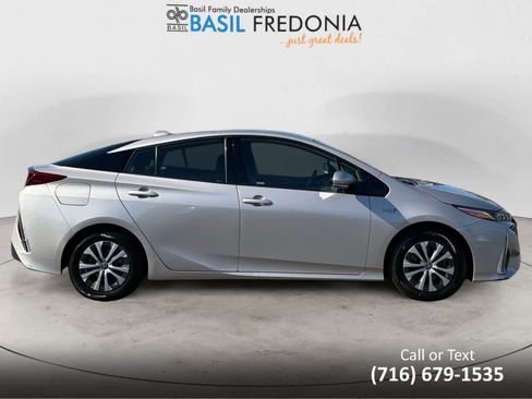 Used 2020 Toyota Prius Prime LE image 6