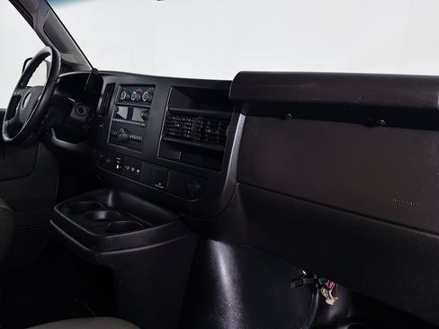 Used 2023 GMC Savana 2500 Extended w/ Driver Convenience Package image 23