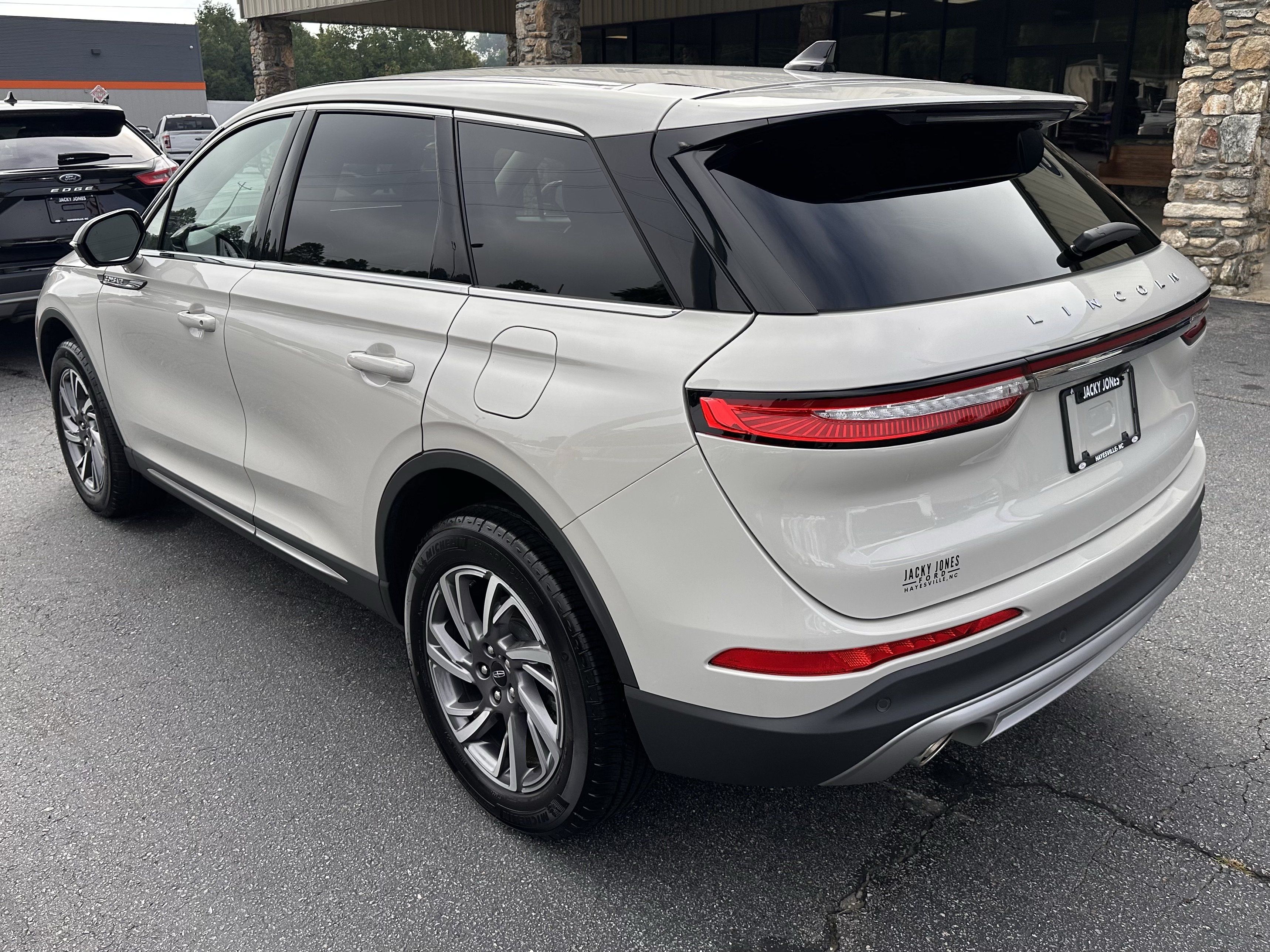 Used 2024 Lincoln Corsair AWD w/ Equipment Group 101A image 10