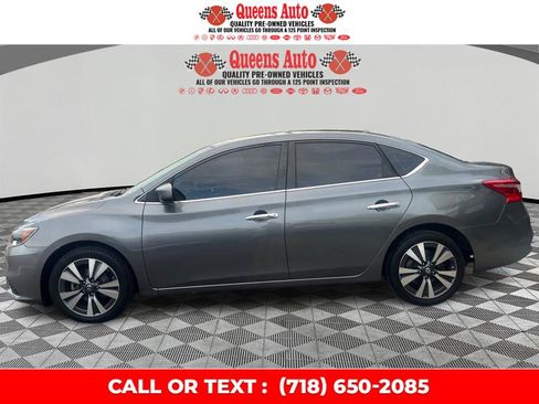 Used 2019 Nissan Sentra SV w/ Special Edition Package FWD image 3