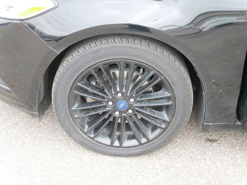 Used 2016 Ford Fusion SE w/ Equipment Group 202A image 15