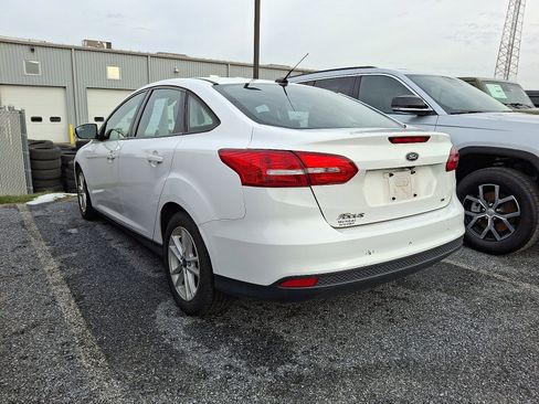 Used 2017 Ford Focus SE image 3