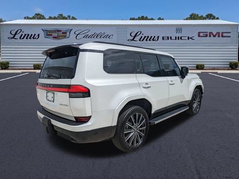 Used 2024 Lexus GX 550 w/ Cold Area Package AWD/4WD image 4