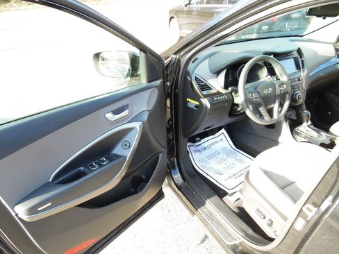 Used 2018 Hyundai Santa Fe Sport w/ 2.4L Value Package 02 image 9