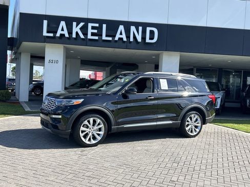 Used 2022 Ford Explorer Platinum w/ Technology Package image 2