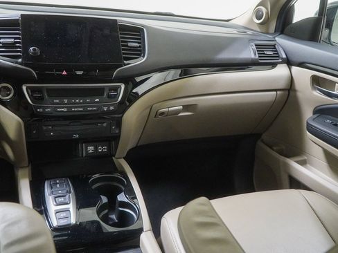 Used 2022 Honda Pilot Touring image 37