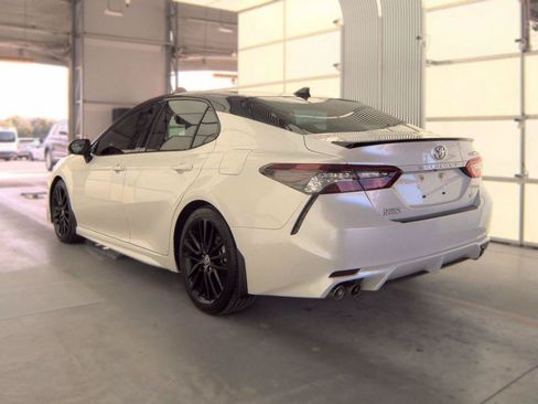 Used 2022 Toyota Camry XSE FWD image 5