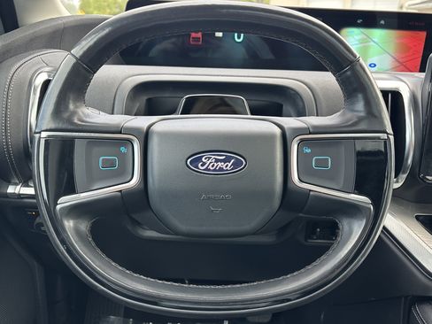 Used 2025 Ford Expedition Platinum AWD/4WD image 24