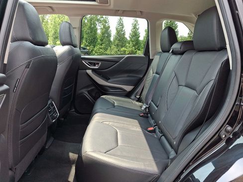 Used 2023 Subaru Forester Limited AWD/4WD image 10