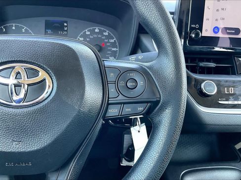 Used 2025 Toyota Corolla LE FWD image 24