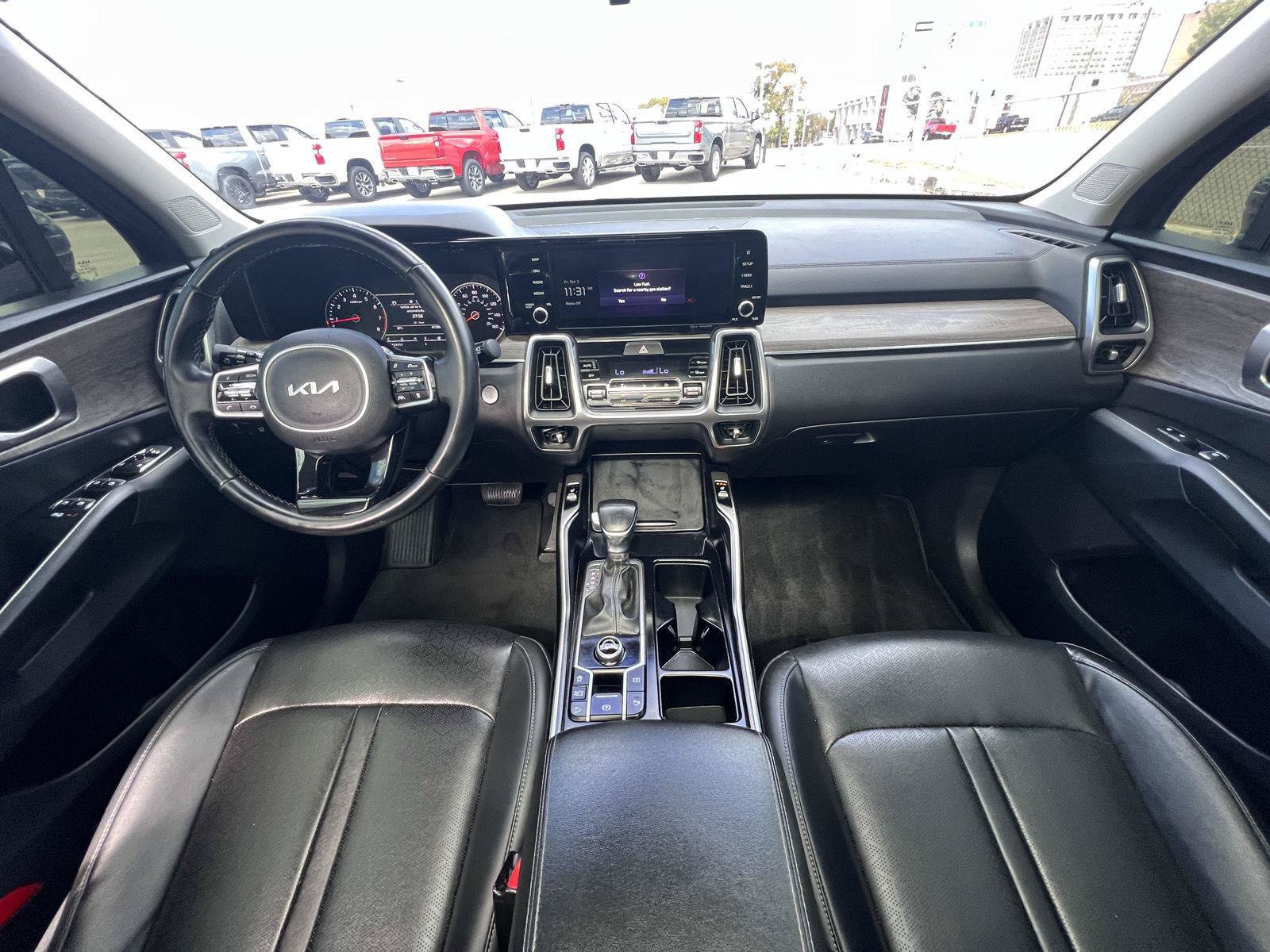 Used 2022 Kia Sorento EX w/ Panoramic Sunroof Package FWD image 21