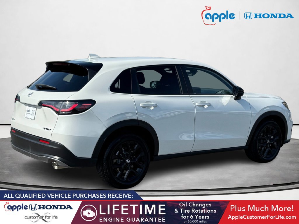 Used 2025 Honda HR-V Sport image 3