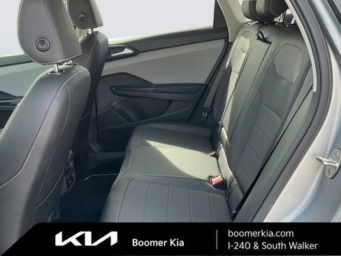 Used 2024 Volkswagen Taos SE image 13