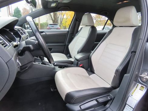 Used 2016 Volkswagen Jetta Sport w/ Lighting Package image 12